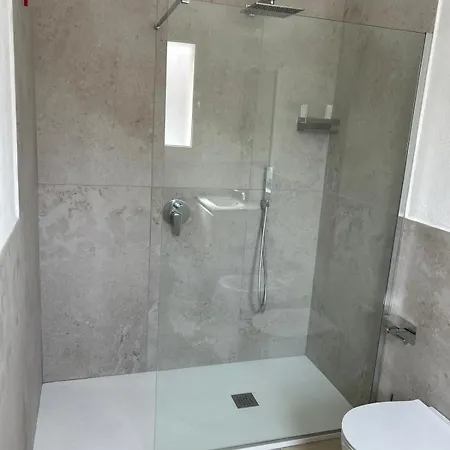 Taylor House 3*